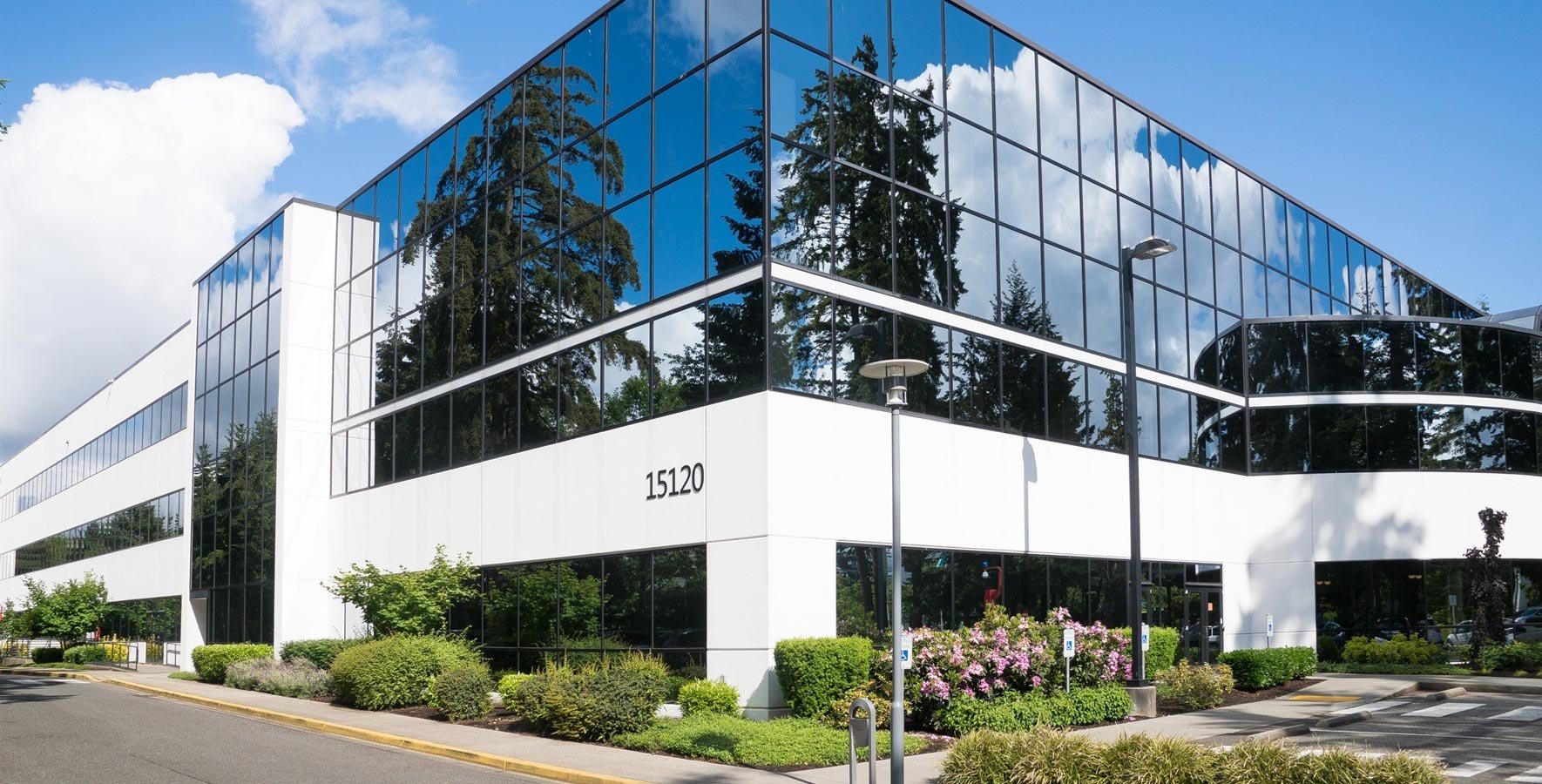 درباره یاسان دپارتمان املاک 901